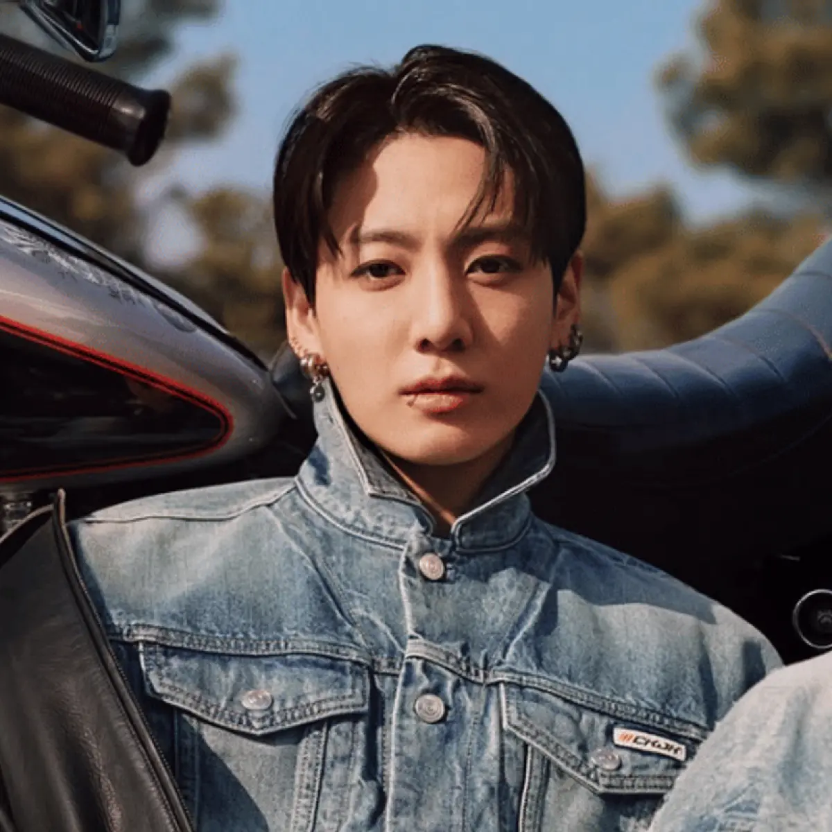 Gaya Baru Jungkook BTS dan Calvin Klein: Mengupas Tuntas Koleksi Kapsul 
