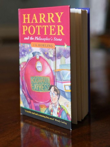 Buku Harry Potter Pertama. Foto: PA Images via Getty Images/Jacob King - PA Images