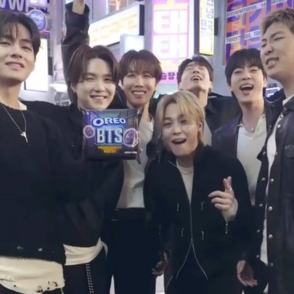 Oreo merilis produk kolaborasi dengan BTS. Foto: dok. Instagram @oreo