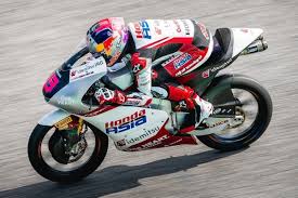 Drama Pengeringan Trek Warnai Latihan Perdana Moto3, Veda Ega Amankan Slot Q2 di Detik Akhir
