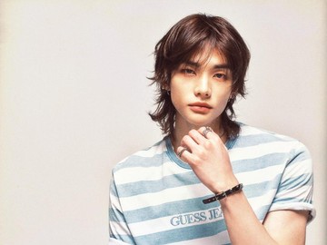 Hyunjin Stray Kids. Foto: Dok. GUESS