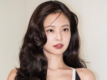 Pesona Eksklusif Jennie BLACKPINK dalam Balutan Busana Chanel di Acara Metiers d'art 2026 Seoul