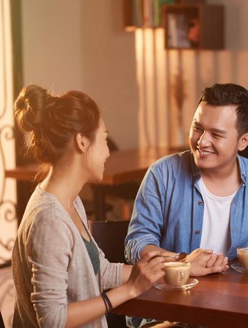 Lebih dari Penampilan: Tiga Faktor Tersembunyi Penentu Kesan Pertama Menurut Psikologi