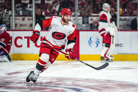 Duel Raksasa NHL: Carolina Hurricanes dan Vegas Golden Knights Siap Berebut Trofi Stanley Cup 2026