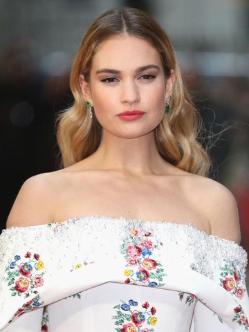 Lily James Soroti Praktik 'Ghosting' dalam Kencan Modern, Anggap Perilaku Tidak Dapat Diterima