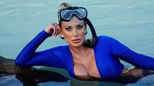 Andressa Urach lançou o primeiro videoclipe oficial da carreira de MC Imola (foto: Divulgação)