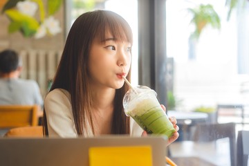 Benarkah Matcha Picu Kerontokan Rambut? Dokter Ungkap Kaitan dengan Penyerapan Zat Besi