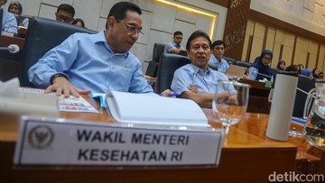 Sorotan Angka Kelulusan: Mendikbud Ungkap Tantangan Ribuan Sarjana Kedokteran Raih Sertifikasi Praktik