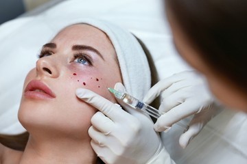 Rahasia Kulit Glowing Maksimal: Ini Langkah Krusial Sebelum dan Sesudah Suntik Skin Booster