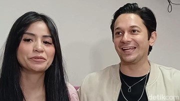Andrew Andika dan Violentina Kaif mengaku ikut merasakan dampak kenaikan BBM. Foto: Febryantino/detikcom