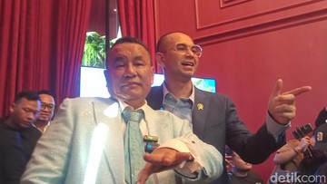 Raffi Ahmad dan Hotman Paris saat ditemui di kawasan Jakarta. Foto: Muhammad Ahsan Nurrijal/detikcom