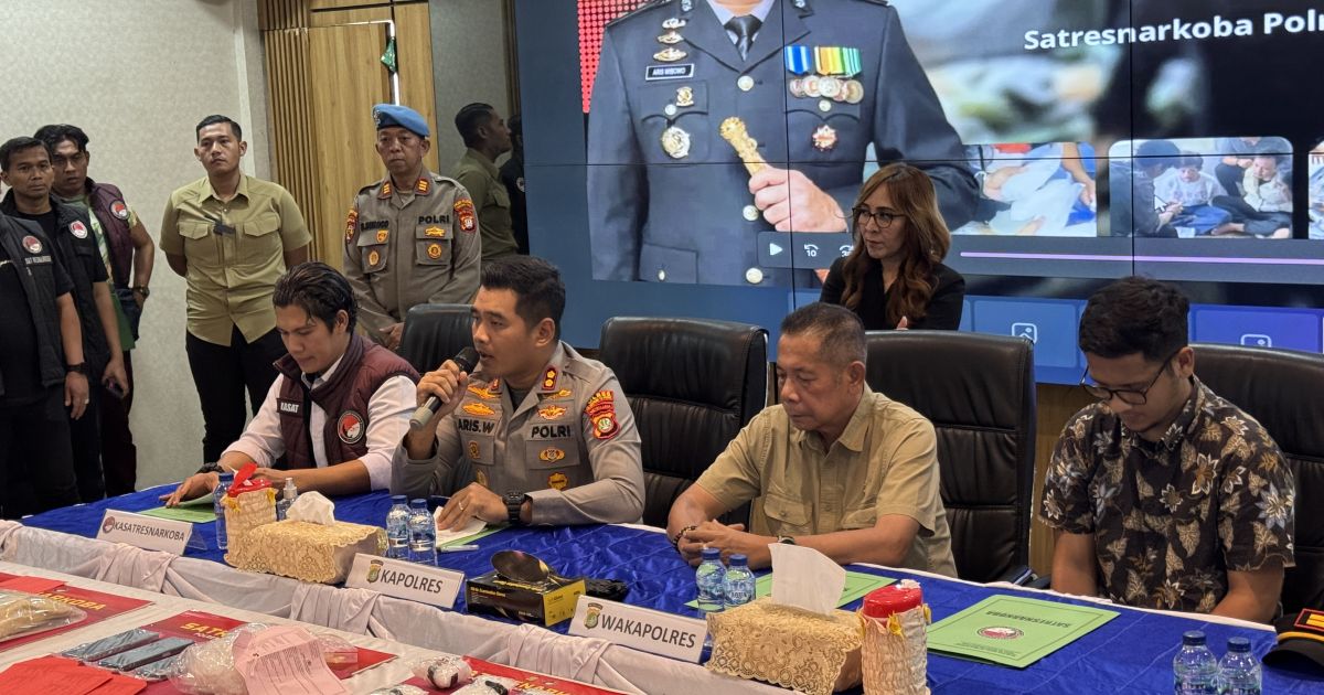 Polres Pelabuhan Tanjung Priok menyita berbagai narkotika dan obat-obatan senilai Rp37 miliar pada periode Januari hingga Juni 2026. [Foto: Jakarta Hype]