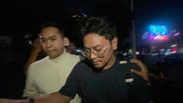 Keanu diperiksa di Polda Metro Jaya pada Senin (8/6). Dia mengaku sama sekali nggak terima uang endorse. Aku jelasin di dalam bahwa aku dalam kerja sama, sama Hanania itu aku enggak menerima uang endorse-an sama sekali. Aku tuh kerja samanya barter,