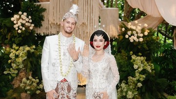 Pesona Kalung Berlian Rp647 Juta Jennifer Coppen dalam Momen Pernikahan Adat Jawa dengan Justin Hubner