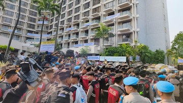 Eksekusi Hotel Sultan ricuh (Danica Adhitiawarman/detikcom)