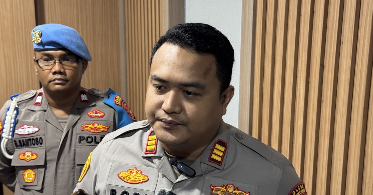 Kapolsek Cilincing AKP Bobi Subasri menjelaskan perihal duel maut yang menewaskan pelajar di Cilincing, Jakarta Utara. [Foto: Jakarta Hype]