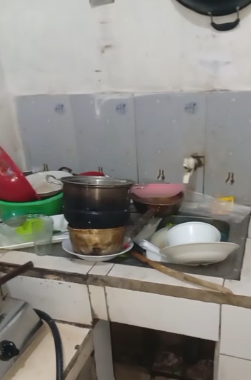 Ketika Ibu Rumah Tangga Tumbang: Curhatan Jujur tentang Beban Domestik yang Tak Terlihat