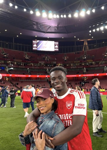 Kisah Cinta Bukayo Saka dan Tolami Benson: Dukungan Setia di Balik Karier Bintang Arsenal