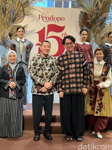 Adrie Basuki dan Yongki Komaladi Sulap Limbah Wastra Pendopo Jadi Koleksi Mode Urban Eksklusif