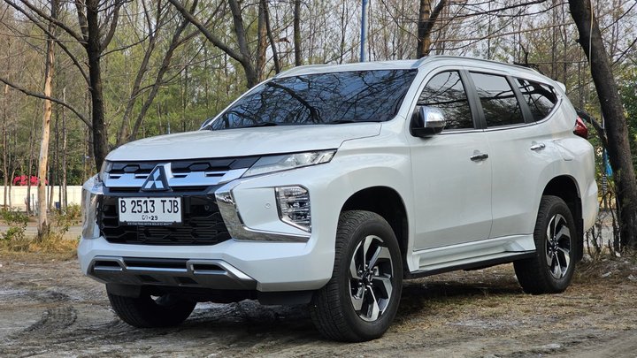 Ilustrasi: Ketangguhan Diesel Abadi: Mengapa Pajero Sport Bertahan 15 Tahun di Tengah Gempuran SUV Modern