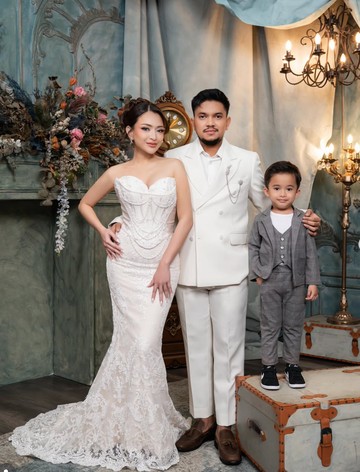 Momen Hangat Nathalie Holscher dan Adzam dalam Pemotretan Prewedding Terbaru Jelang Pernikahan