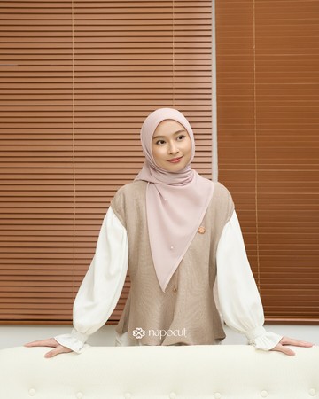 Panduan Warna Hijab Paling Profesional untuk Kesuksesan Wawancara Kerja