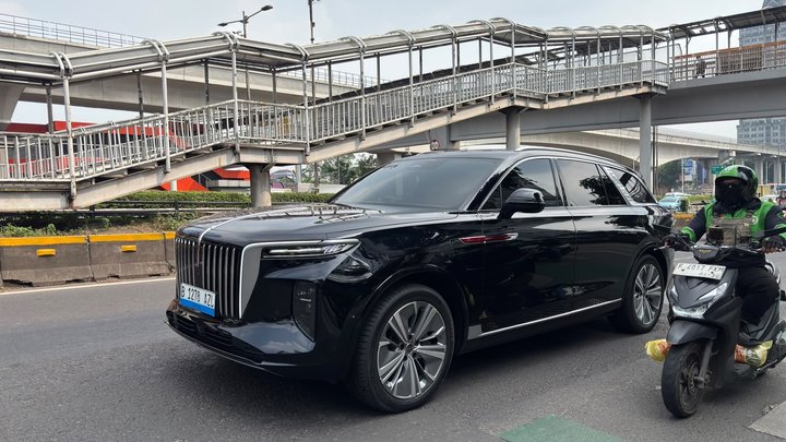 Penampakan SUV Listrik Premium Hongqi E-HS9 di Jakarta: Sinyal Kuat Persiapan Peluncuran Resmi?