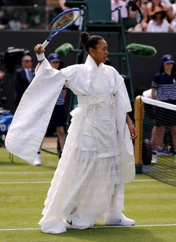Naomi Osaka Tampil Memukau dengan Kimono Modern di Pembukaan Wimbledon 2026