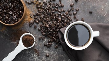 Perbandingan Kandungan Kafein: Menguak Perbedaan Esensial Antara Espresso dan Kopi Hitam Seduh