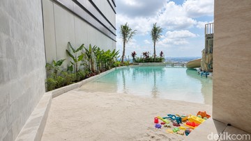 Surabaya Hadirkan Sensasi Liburan Tropis di Ketinggian: Beach Club Rooftop dengan Pasir Putih Impor Kini Tersedia