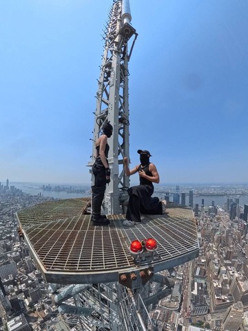 Momen Lamar Romantis di Puncak Empire State Berujung Penangkapan Kontroversial