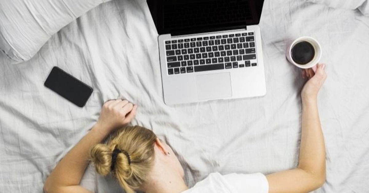 Mengapa Seseorang Sering Menunda Pekerjaan? Ini 7 Penjelasan Menurut Psikologi