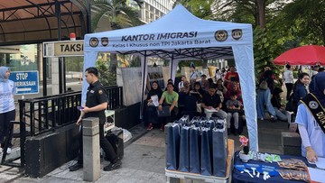 Foto: Imigrasi buka layanan pembuatan paspor di area CFD Jakpus (Adhfar/detikcom)
