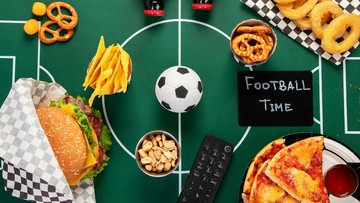 Menghindari Kenaikan Berat Badan Saat Nobar Liga Sepak Bola: Perspektif Ahli Gizi