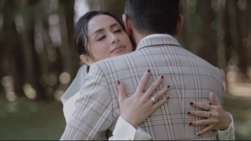 Selvi Kitty mengunggah sebuah video manis bersama dengan seorang pria. Dia juga menuliskan kata-kata manis untuk video tersebut. Foto: Instagram @selvikitty / @polar_photograph