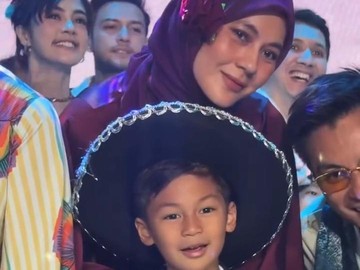 Paula Verhoeven dan Baim Wong Saksikan Kelulusan Sekolah Anak. (Foto: dok Instagram paula_verhoeven)