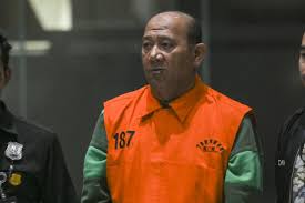 Foto: Bupati Langkat Syah Afandin mengenakan rompi tahanan usai menjalani pemeriksaan di Gedung Merah Putih KPK, Jakarta, Sabtu (4/7/2026). (ANTARA FOTO/Hafidz Mubarak A)