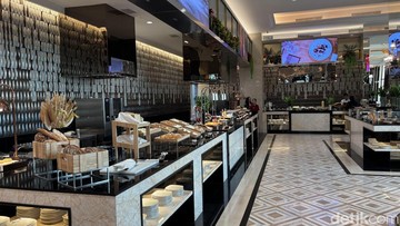 Sajian breakfast di Grand Restaurant The Trans Luxury Hotel Surabaya. (Aprilia Devi/detikJatim)
