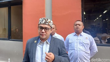 Sandy Tumiwa mengaku kini menjadi Staf Khusus Kesultanan Cirebon. Foto: Febryantino/detikcom