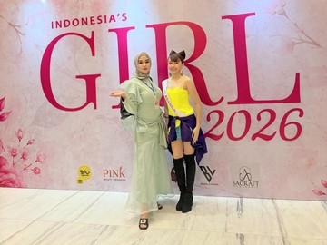 Bella Luna Terharu Anak Sabet Penghargaan di Ajang Model. (Foto: ist)