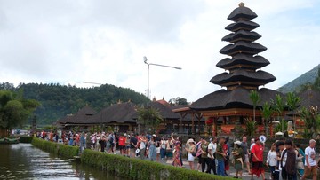 Ilustrasi wisatawan di Bali. (ANTARA FOTO/Nyoman Hendra Wibowo)