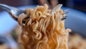Misteri Wabah Salmonella Global: Jejak Infeksi yang Mengarah pada Produk Mi Instan Rasa Ayam