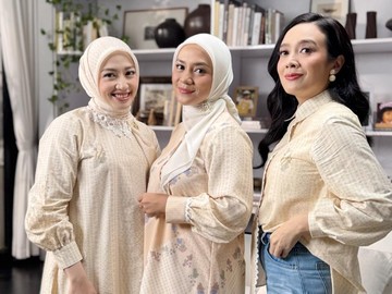 Enno Lerian, Maissy, dan Dea Ananda berkumpul setelah dipertemukan dalam satu acara. 