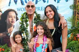 Momen Langka: Tiga Putri Dwayne Johnson Temani Sang Ayah di Premiere Film 'Moana'
