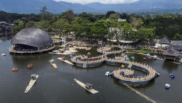 Situ Bagendit di Garut (ANTARA FOTO/Adeng Bustomi)