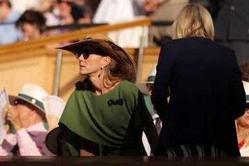 Pesona Ganda Kate Middleton: Dari Merah Menyala hingga Hijau Klasik di Final Wimbledon 2026