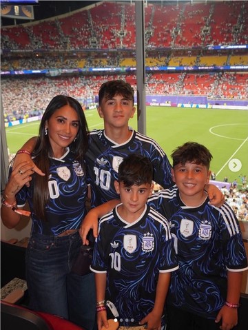 Kilau Kemewahan Antonela Roccuzzo di Tribun Piala Dunia 2026: Anting Seharga Mobil Mewah Curi Perhatian