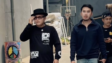 Sule dalam salah satu vlog-nya sempat memperlihatkan reaksinya ketika nilai rapor Rizwan Fadilah Adriansyach Sutisna atau Njan turun. Sule melempar rapor ke meja Njan. 
