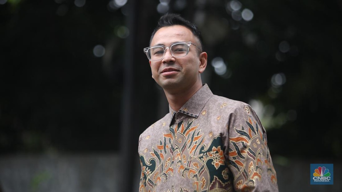 Foto: Aktris Raffi Ahmad tiba di Jalan Kartanegara, Jakarta, Selasa (15/10/2024). (CNBC Indonesia/Faisal Rahman)