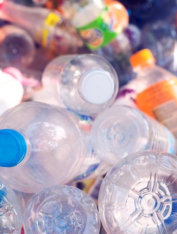 Obsesi Menimbun Mengancam Kehidupan, Wanita Ini Terjebak dalam Rumah Penuh Sampah